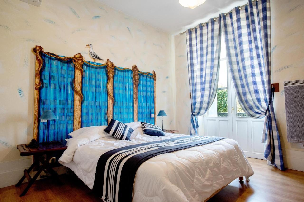 Logis Hotel De La Tour Либурн Экстерьер фото
