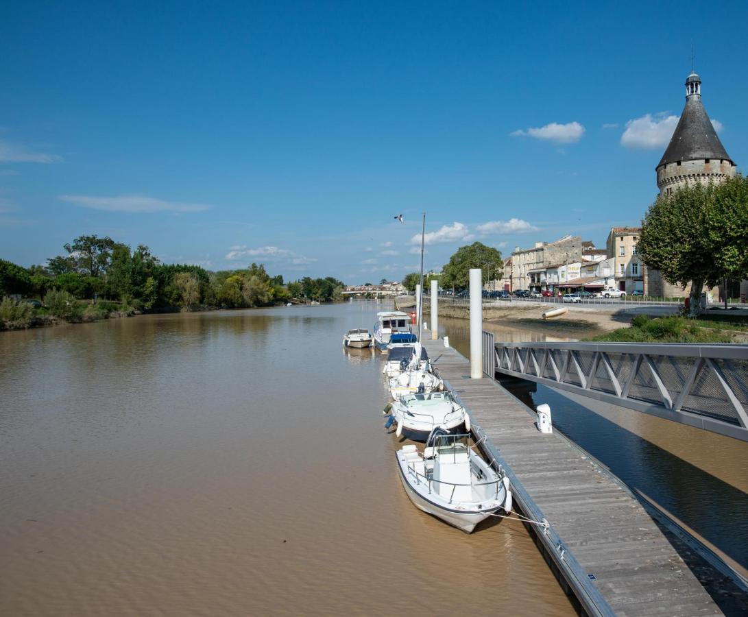 Logis Hotel De La Tour Либурн Экстерьер фото