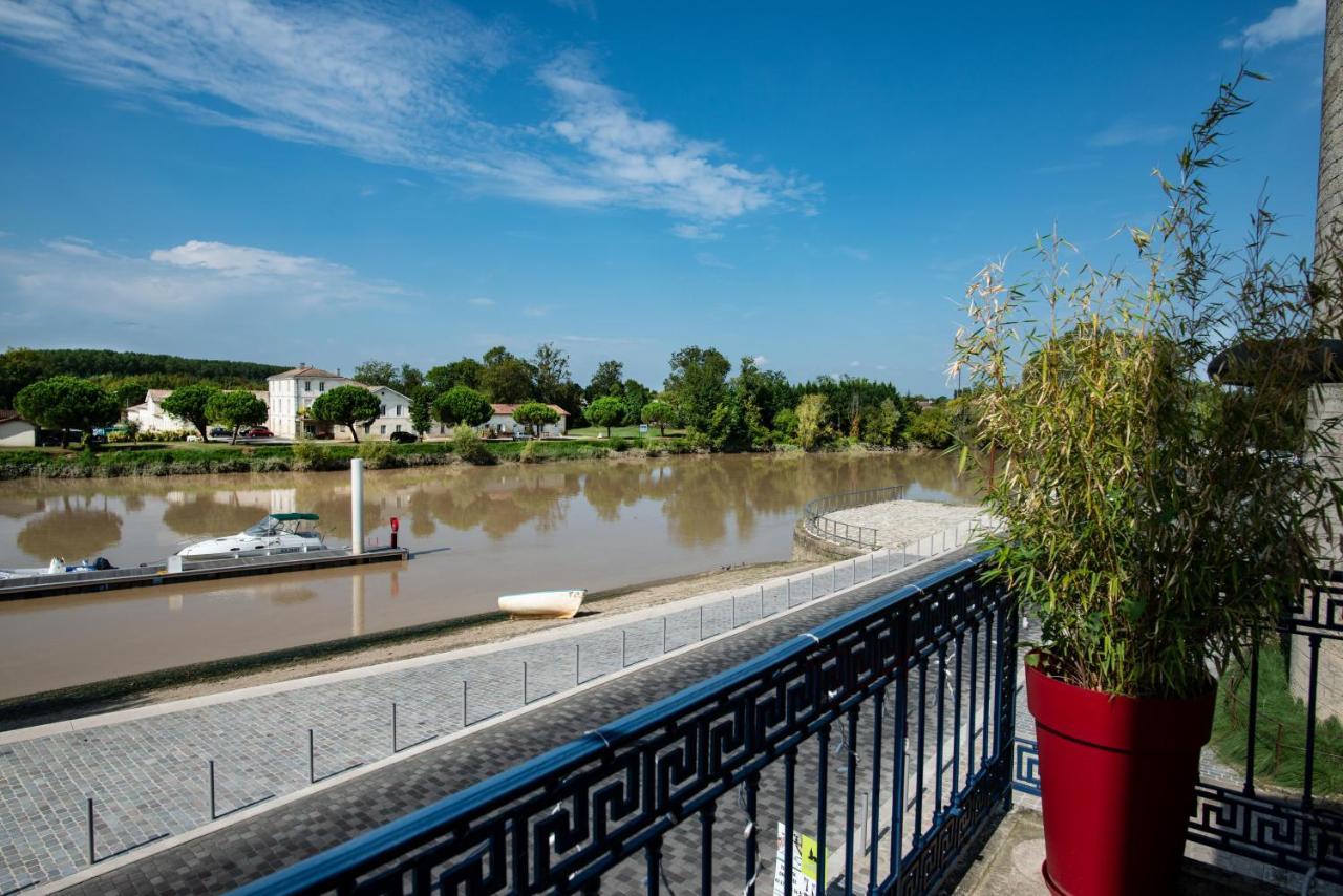 Logis Hotel De La Tour Либурн Экстерьер фото