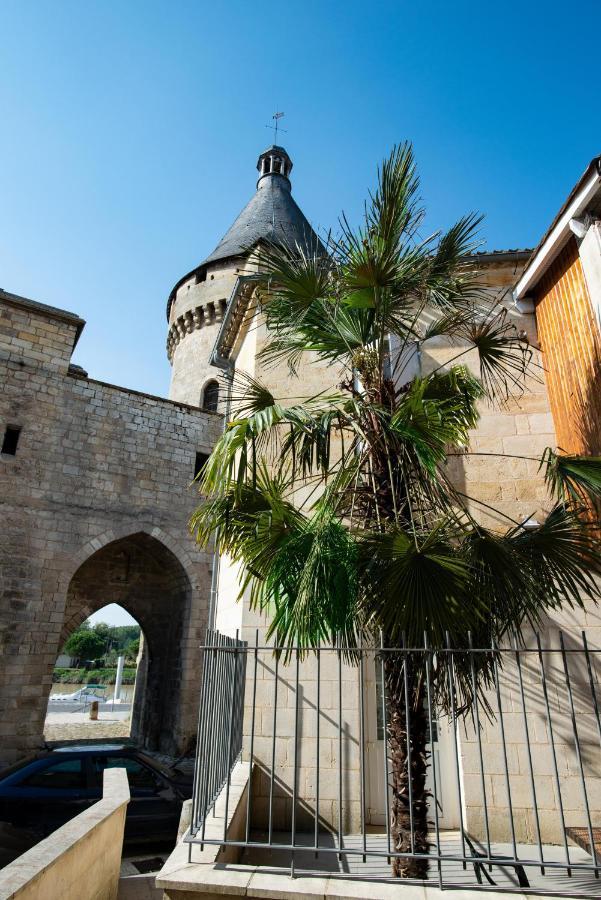 Logis Hotel De La Tour Либурн Экстерьер фото