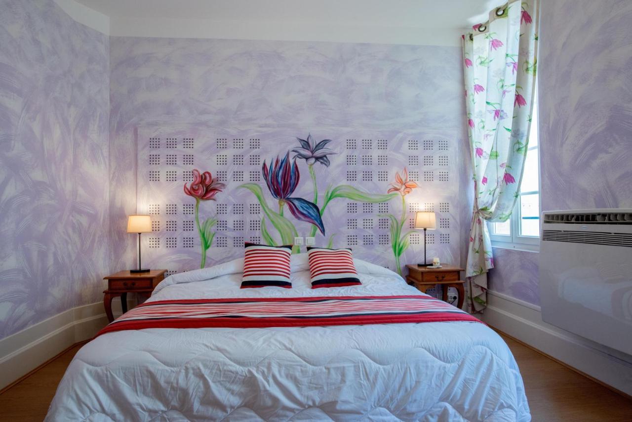 Logis Hotel De La Tour Либурн Экстерьер фото